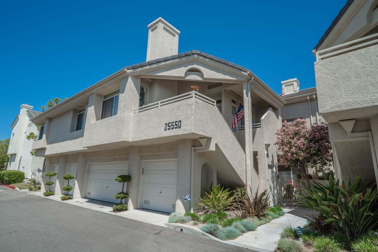 Stevenson Ranch Townhome For Rent In Crown Villas!