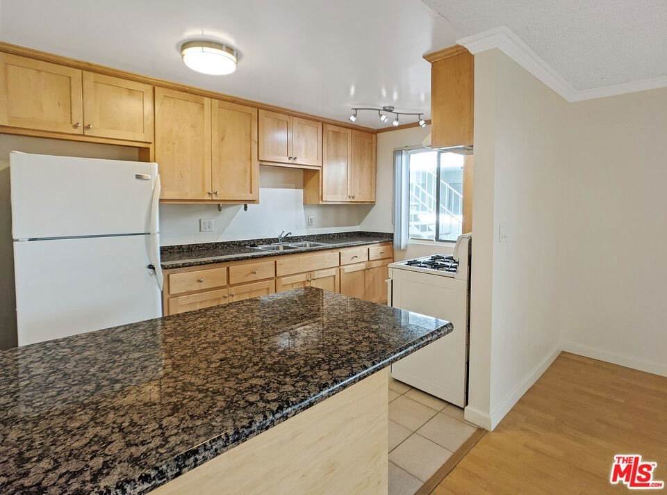 440 Raymond Avenue 9