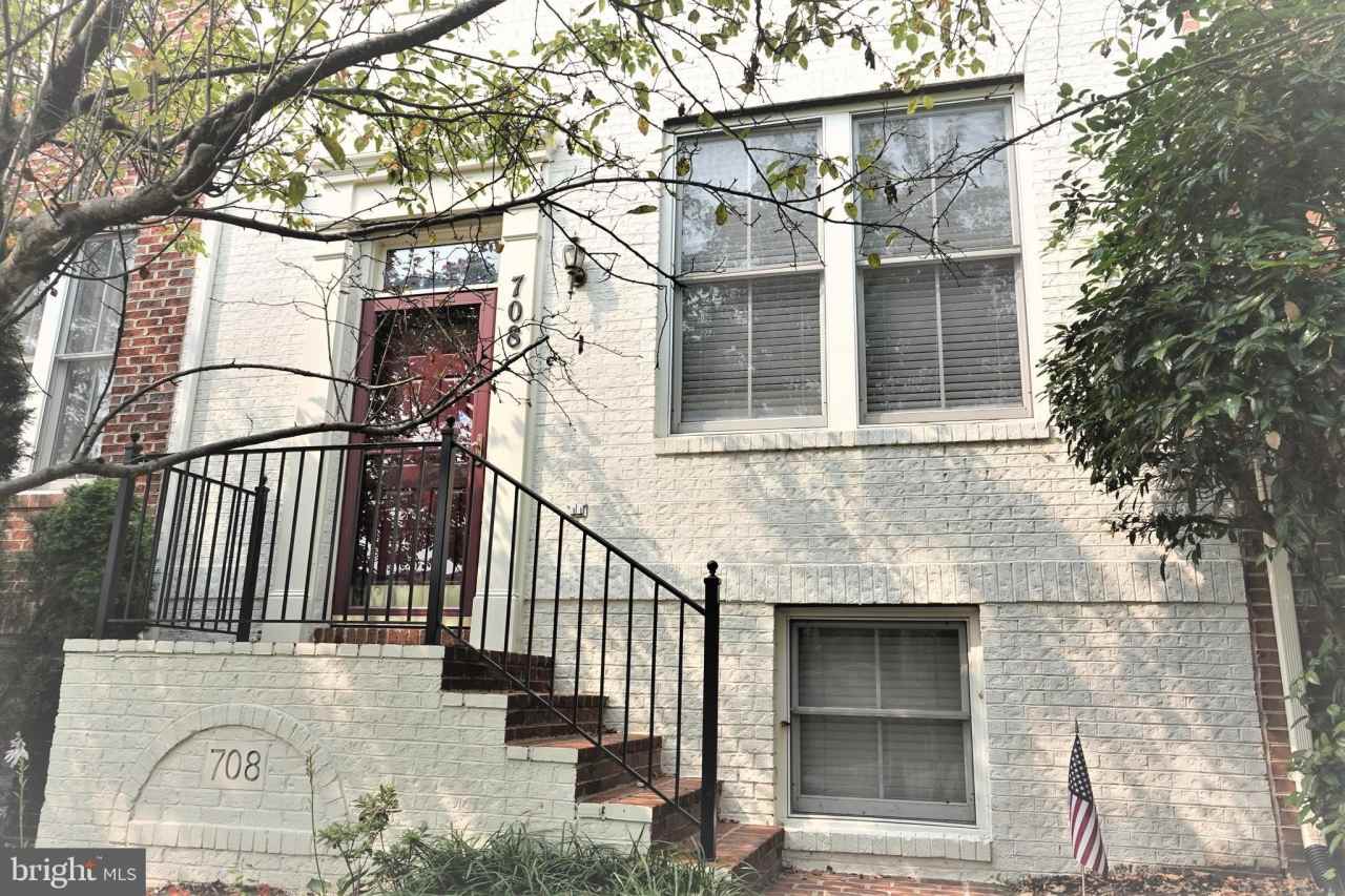 708 RESERVE CHAMPION Drive