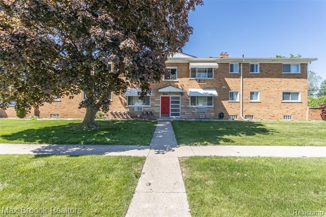 1909 Gardenia Avenue