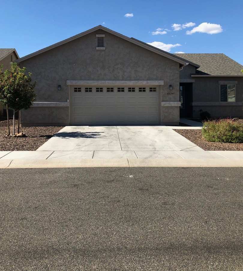 Corner Lot Charmer- Granville Amenities Included!