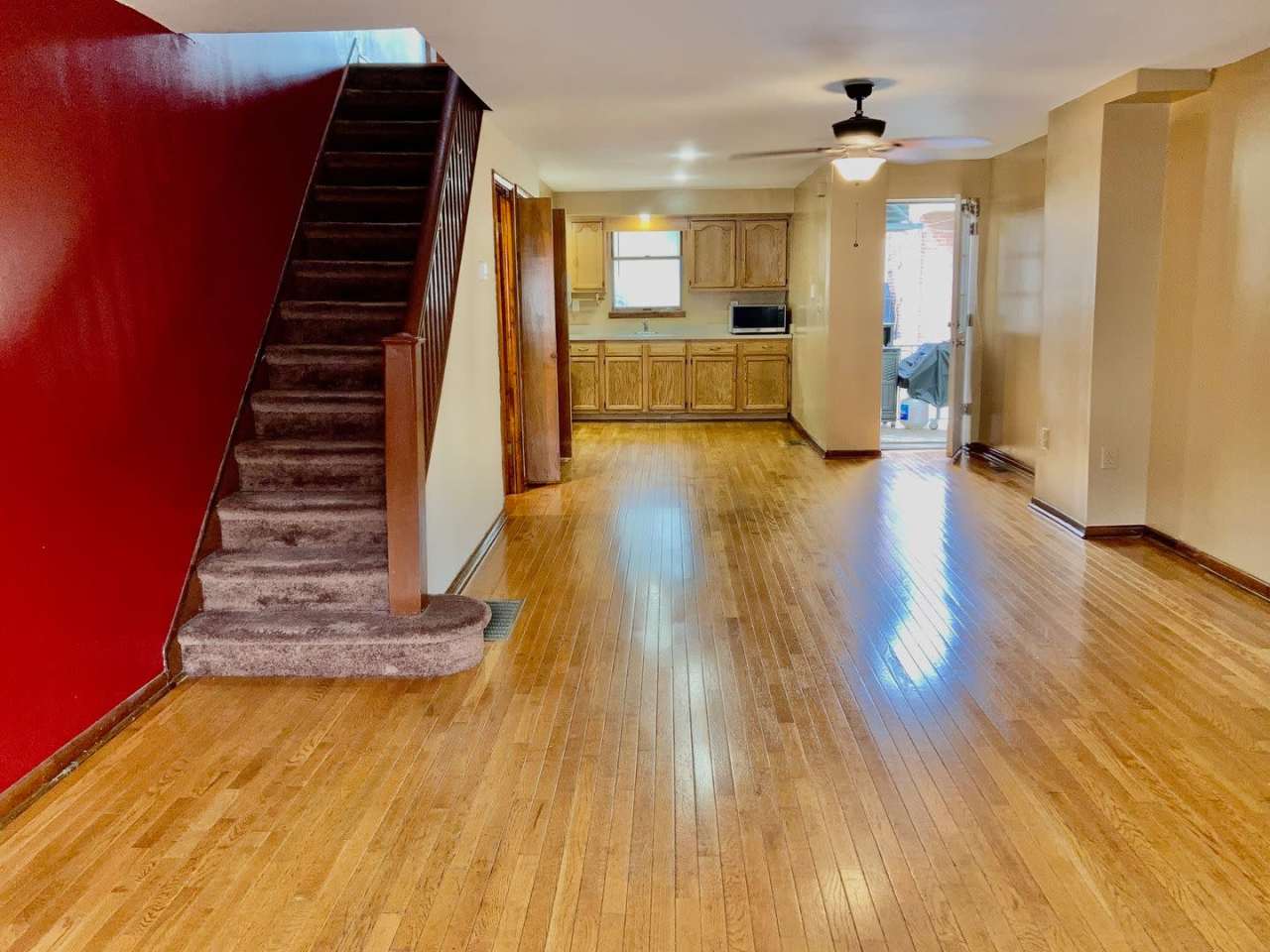 Marconi Plaza 3bd/2bth w/ Parking on Unique PHL Cul De Sac