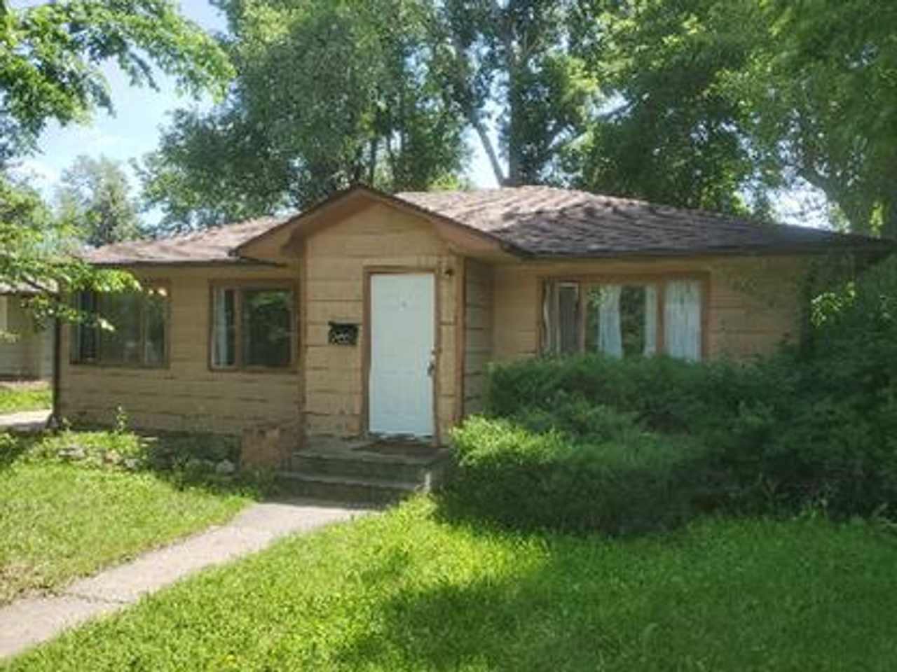 STUDENTS WELCOME! 4 Bed 2 Bath House 1 Block North of CSU