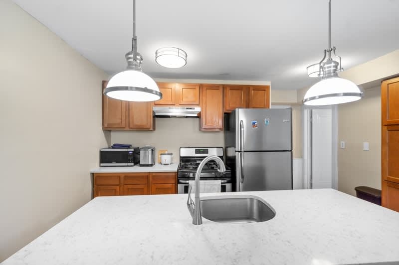 1107 East Genesee Street - B