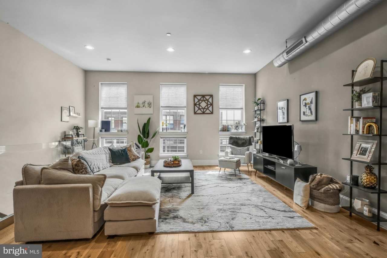 1244 N FRONT Street unit: 1