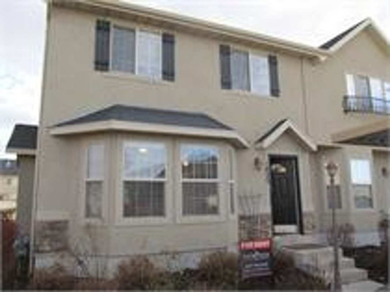 *Reduced price* End Unit Townhouse in Springville