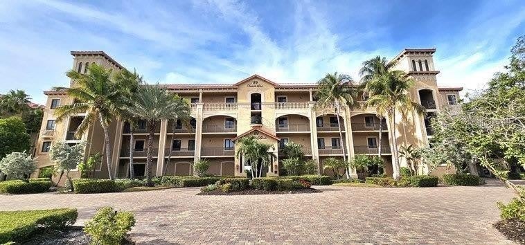 89 VIVANTE BOULEVARD