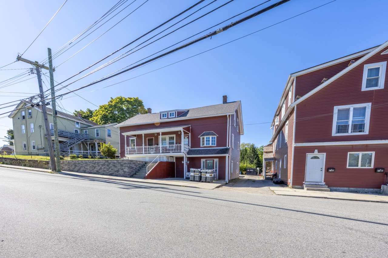 Available Now! Spacious 3-Bedroom Duplex in Griswold