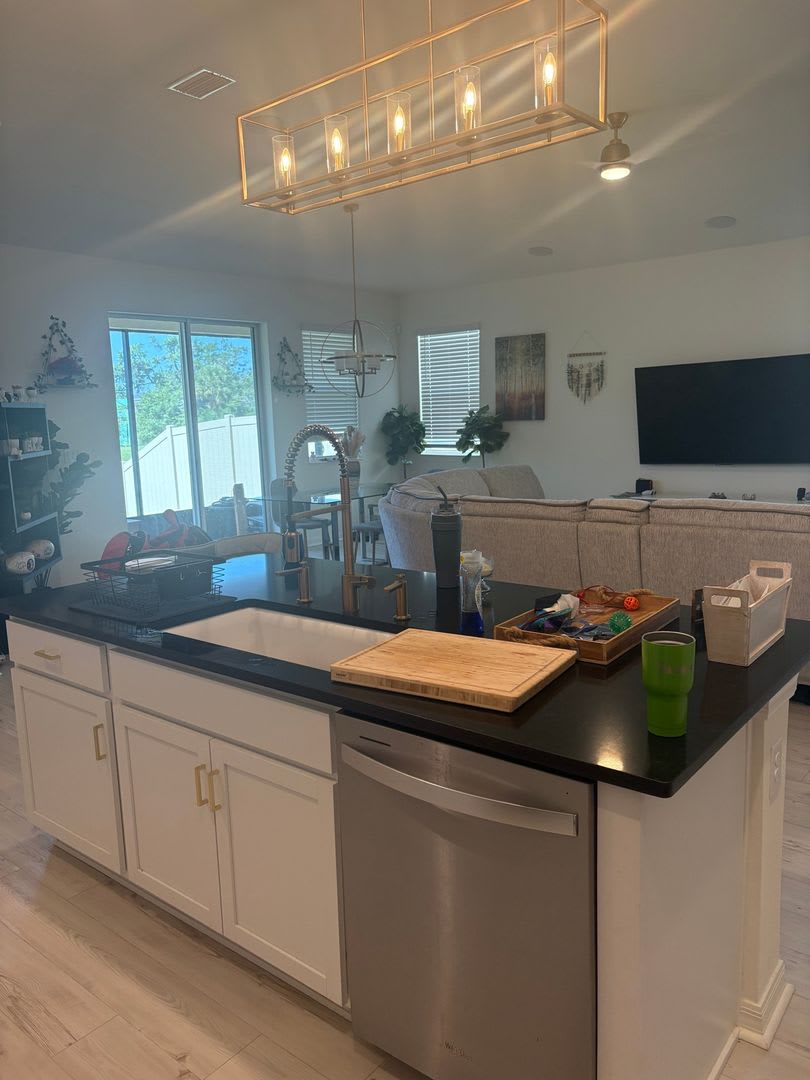 Spacious 4BR House in Riverview with peaceful pool and creek