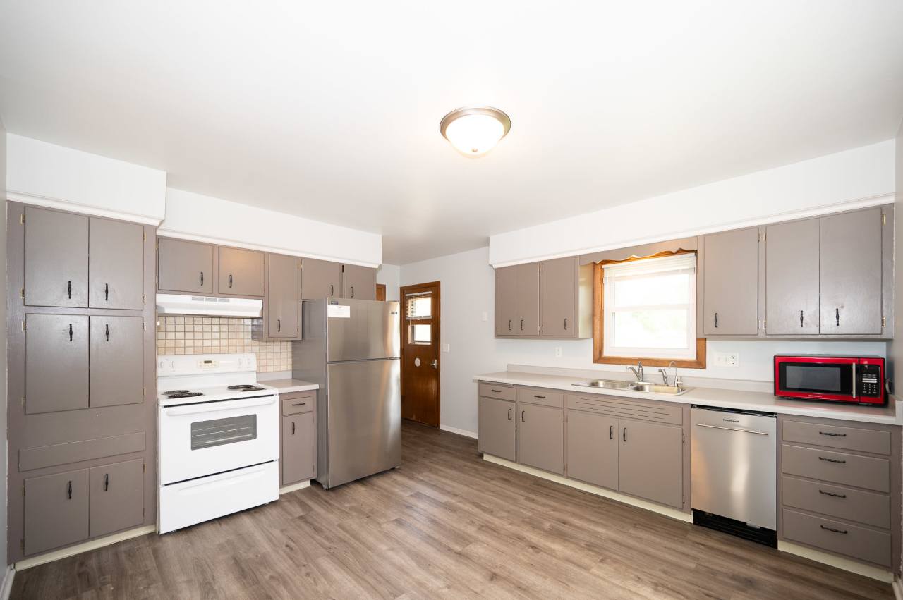 2418 23rd Avenue Northwest