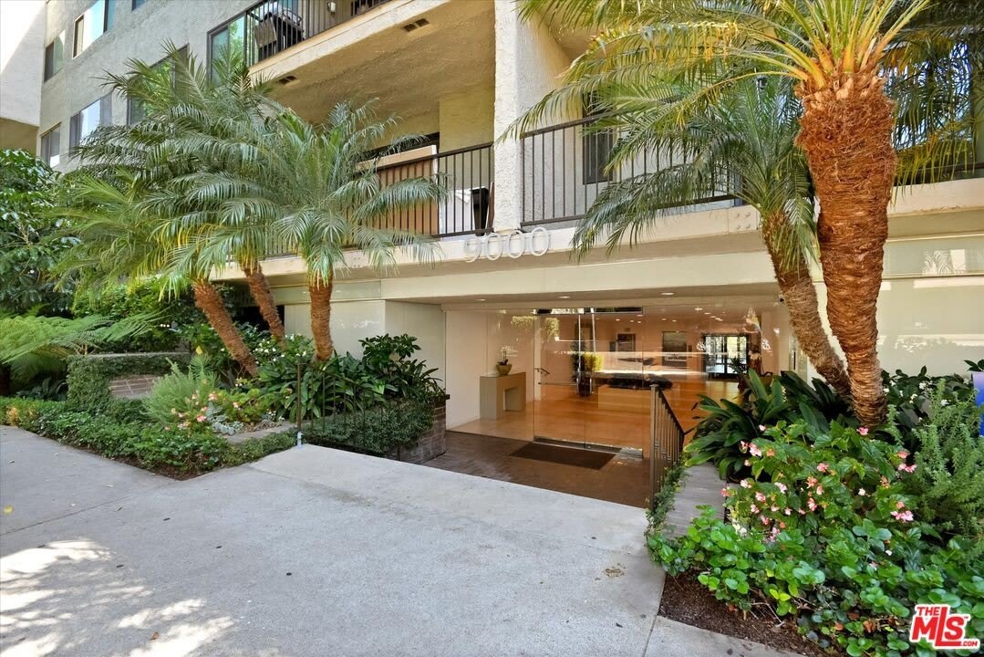 9000 Cynthia St unit: 206