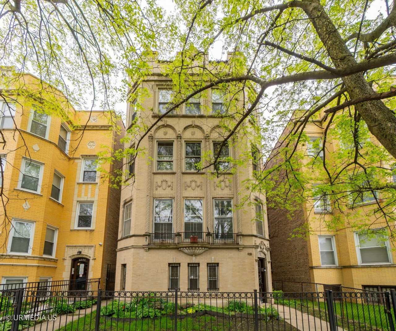 6251 N Oakley Avenue