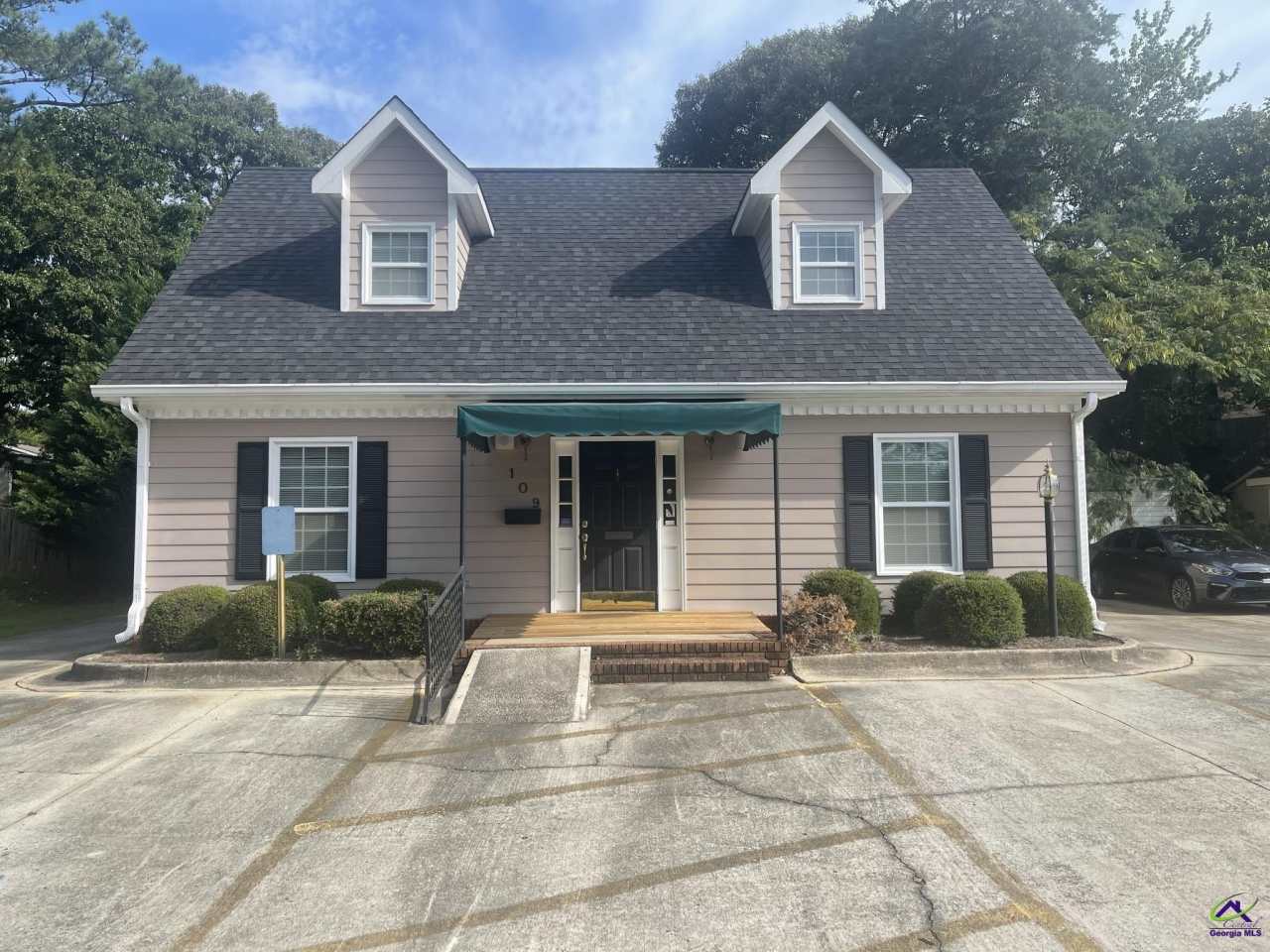 109 Westcliff Boulevard