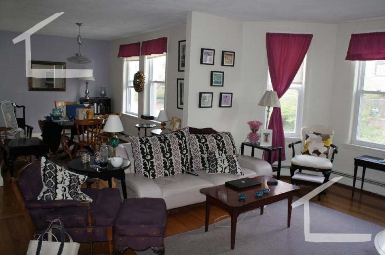 Great 2 bedroom with laundry in building