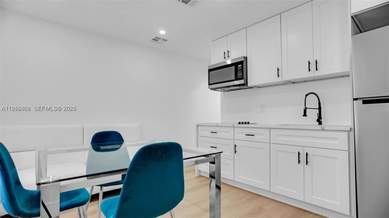 32 Southwest 9th Street