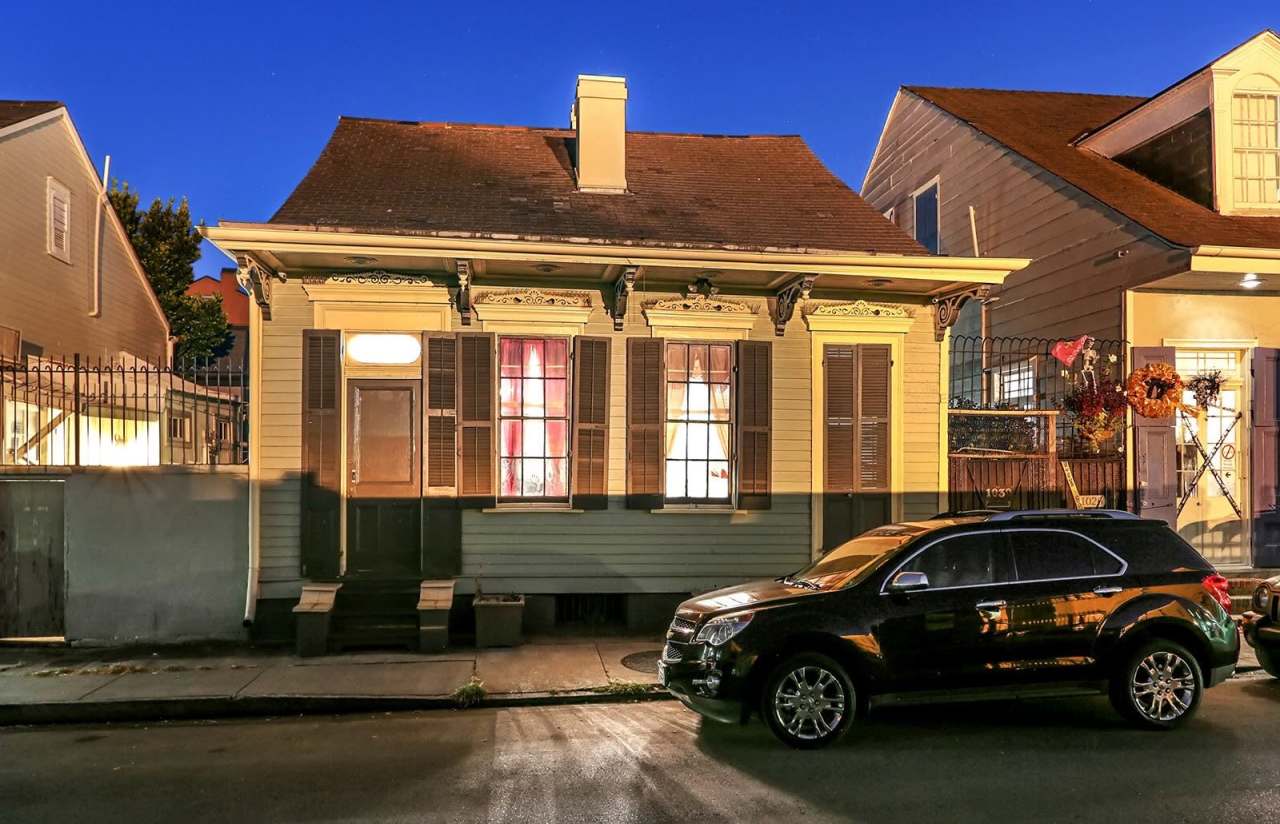 1030 Burgundy Street