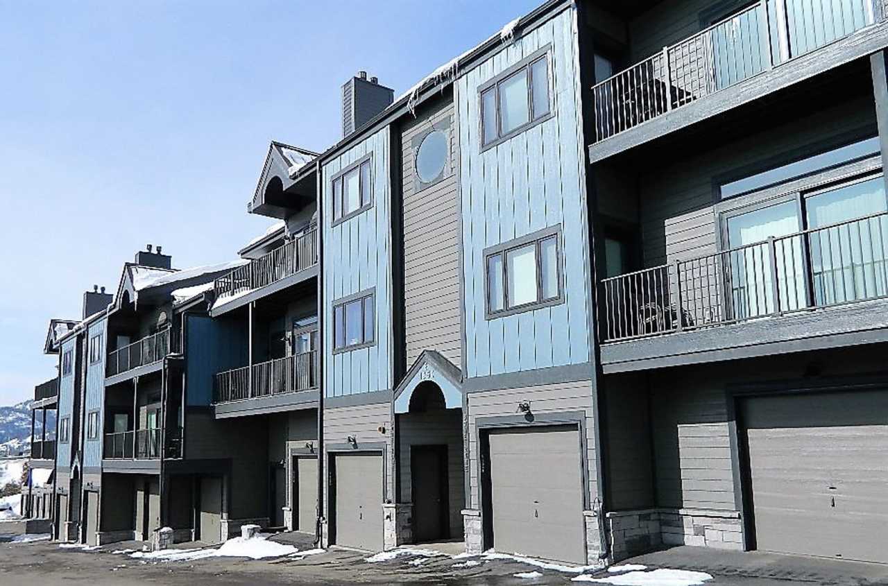 Summer Seasonal Rental- Lake Forest E301