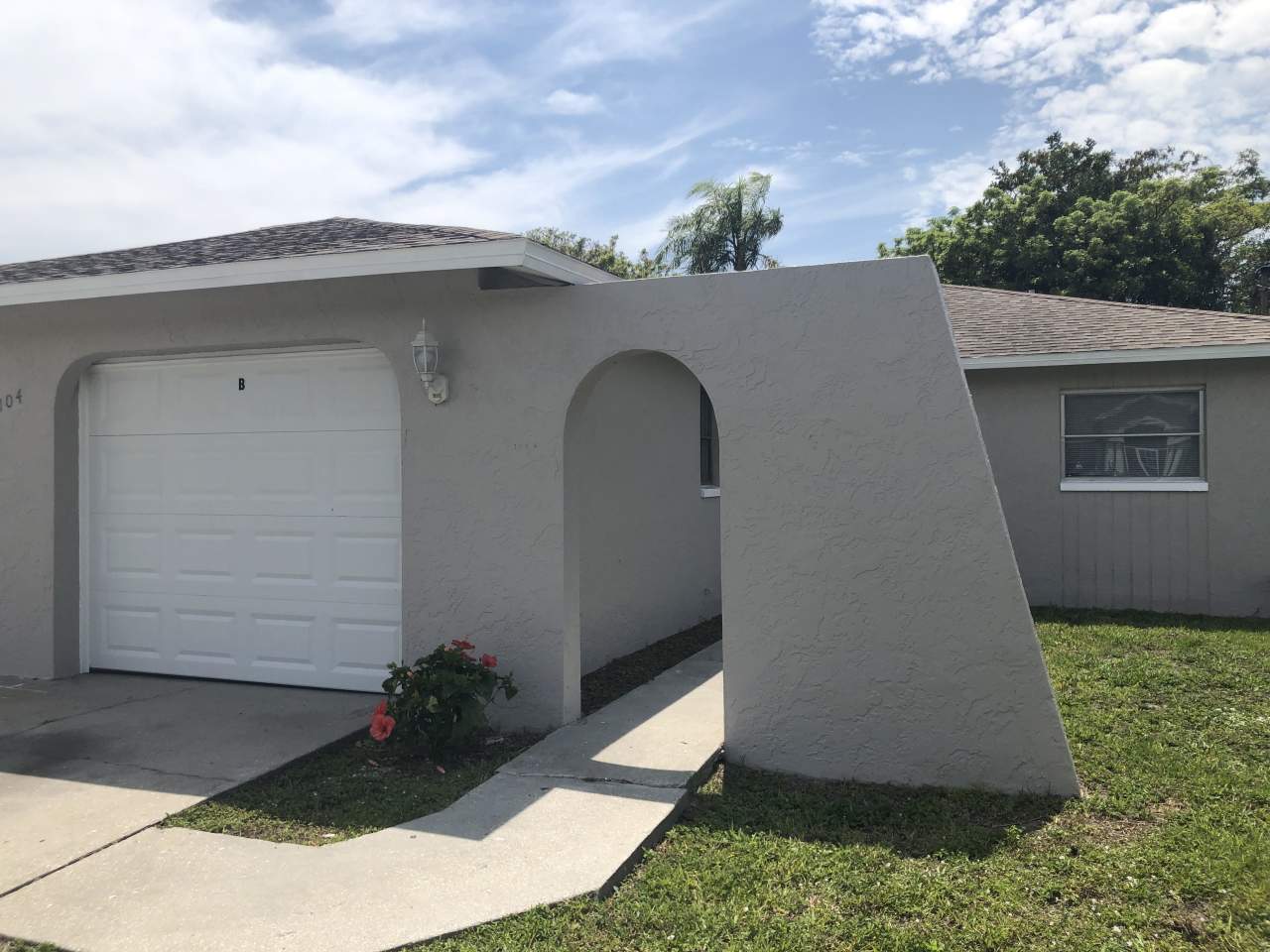 104 SE 16th Pl Apt B