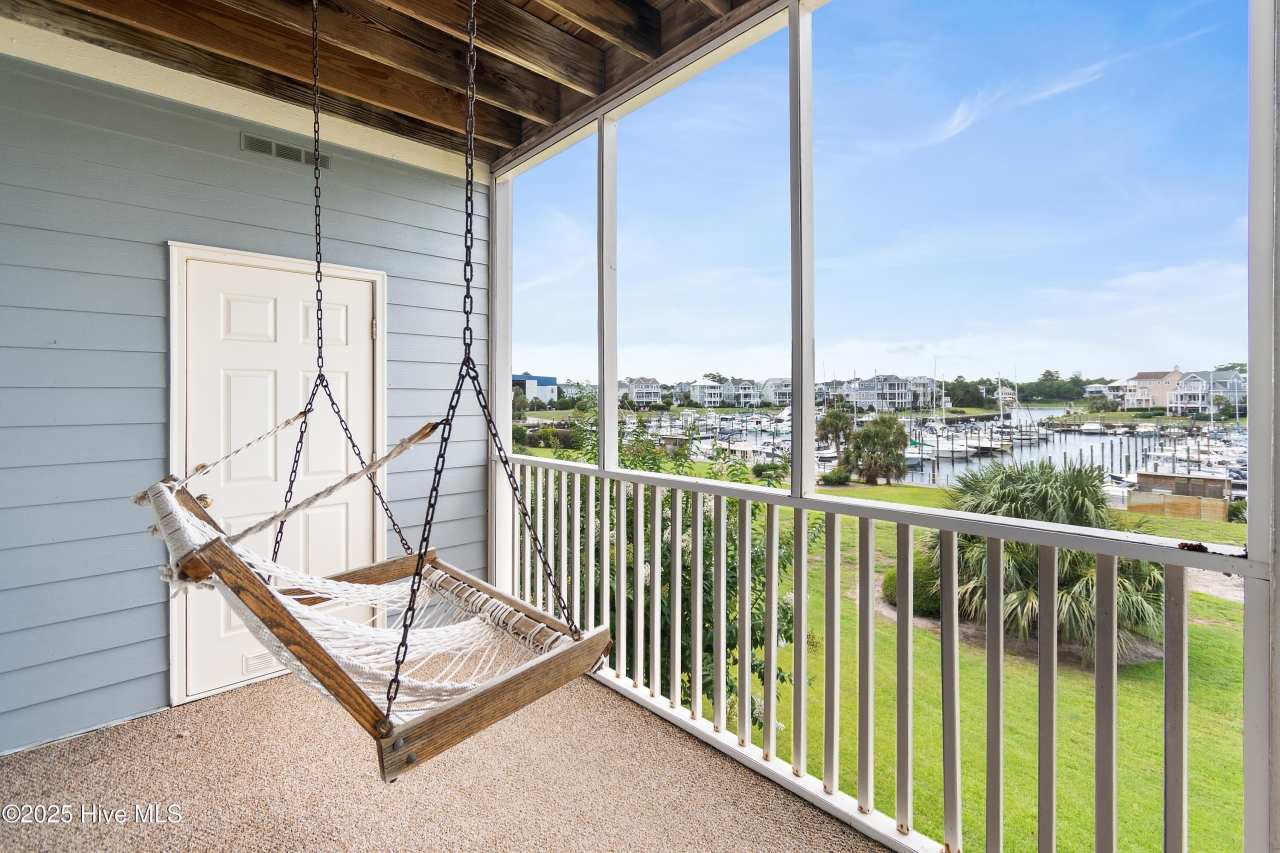 2555 St James Drive unit: 304