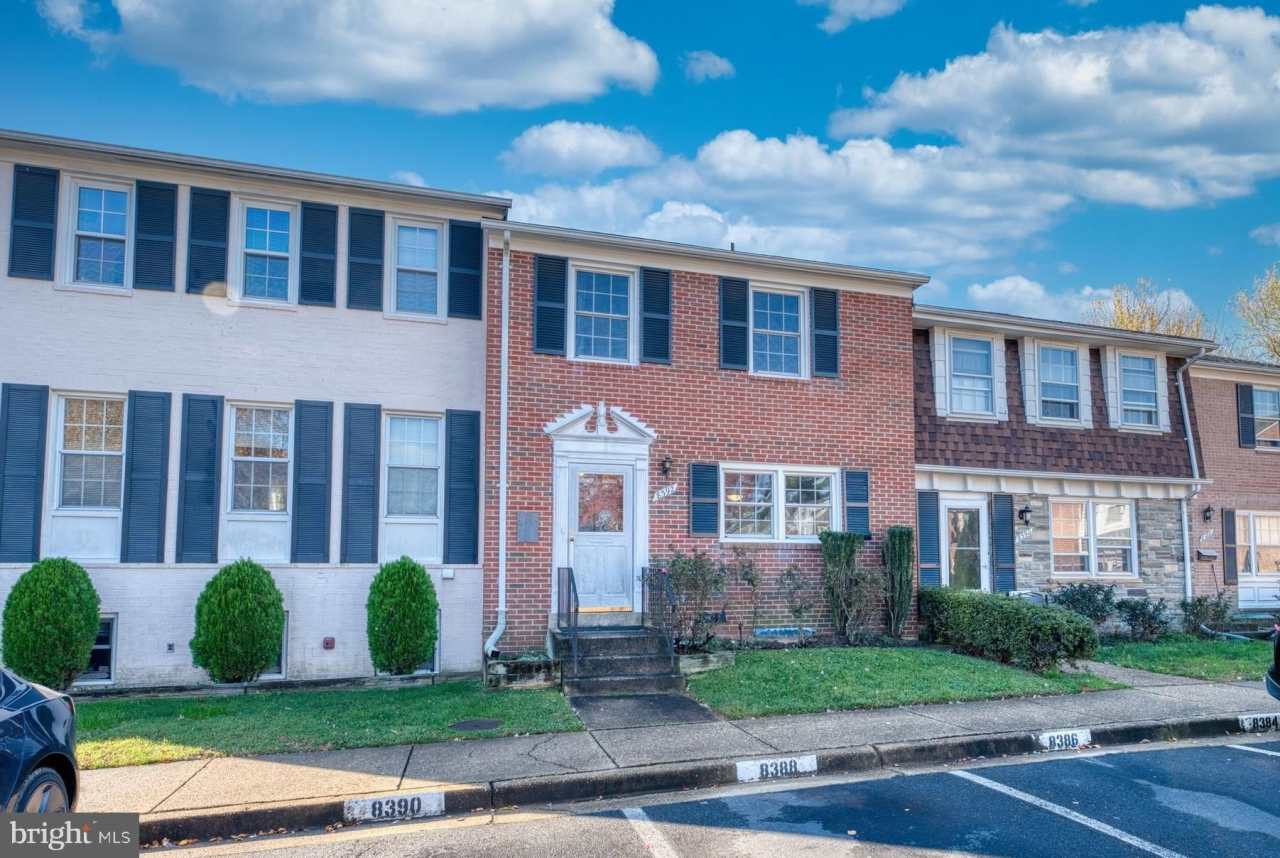 8392 GLASTONBURY COURT