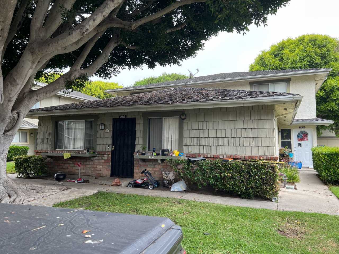 Charming Two Bedroom Manor Condo