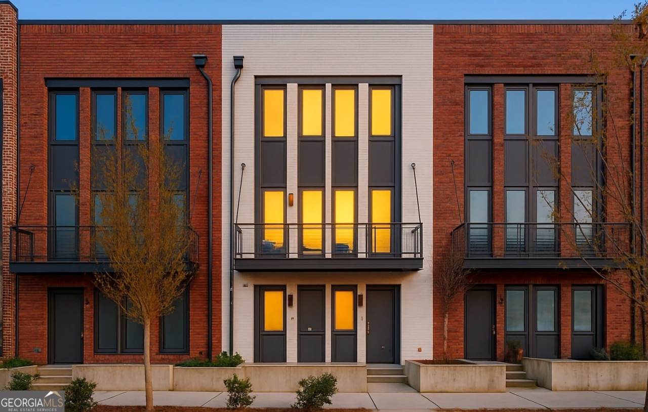 1251 Chelsea Circle NW