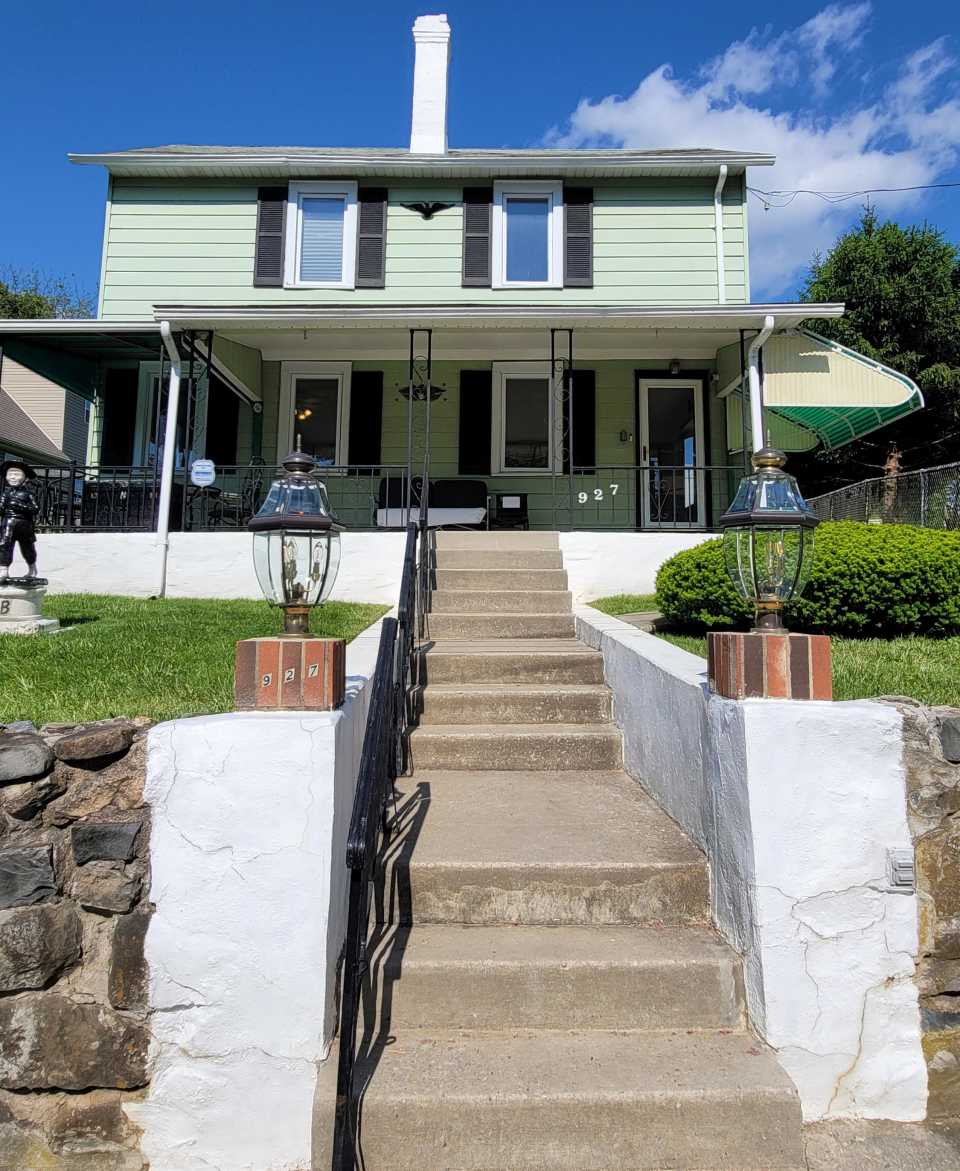 927 Mount Pleasant Avenue