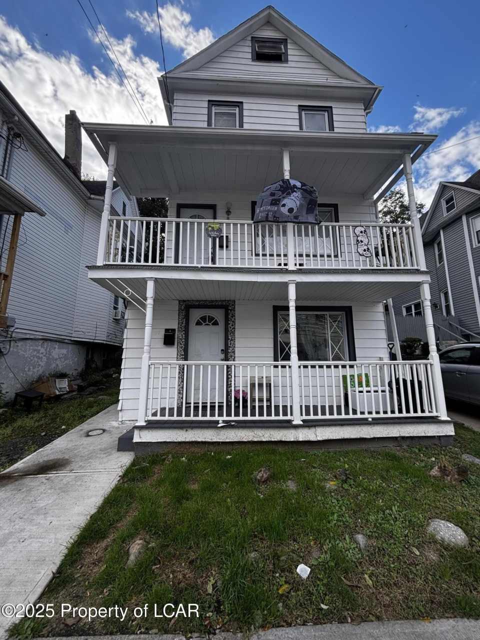 98 W Chestnut Street