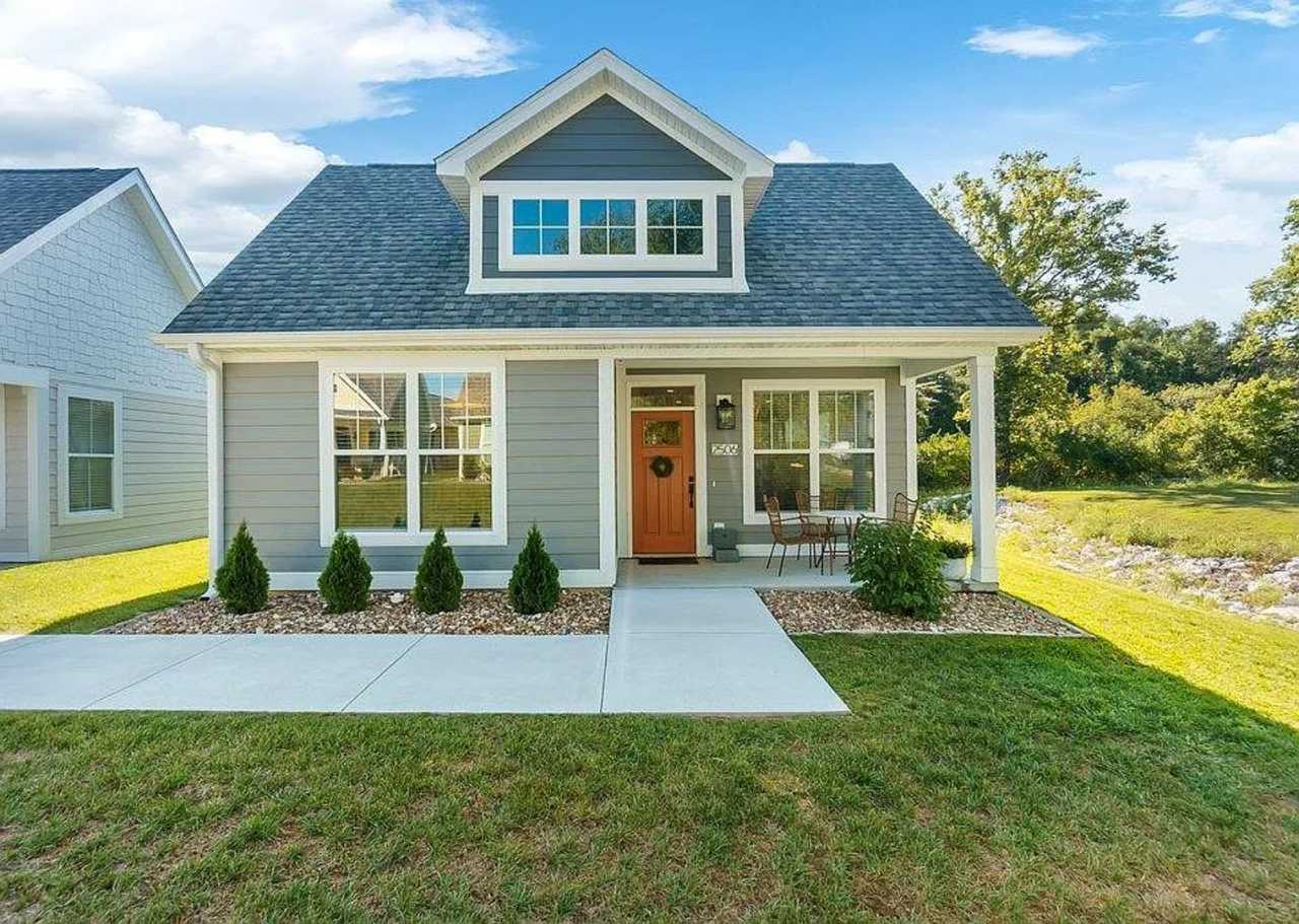 Beautiful House at Walden Park- Cape Girardeau