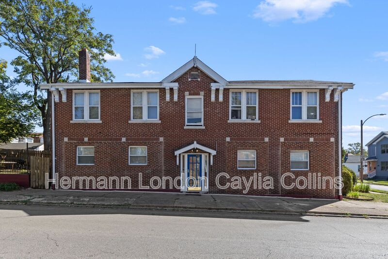 6916 Moellenhoff Street