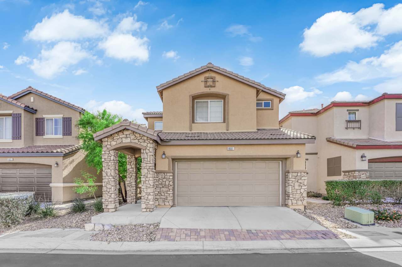 8661 Rowland Bluff Avenue