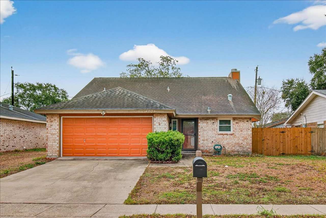 4026 Northwood - 3/bedroom 2/bathroom - $1,800/month