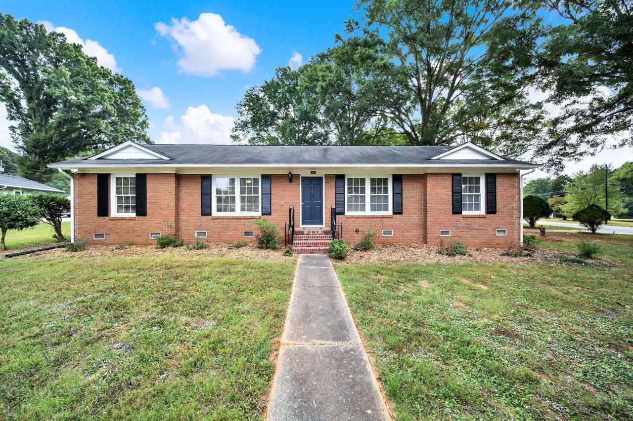 Beautifully Renovated Three Bed Two Bath Ranch Home in Mint Hill!