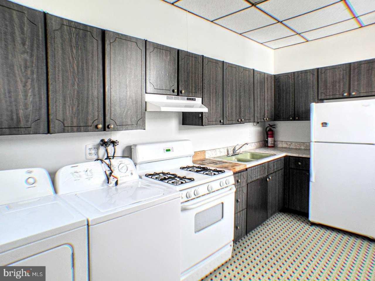 1325 W PORTER Street unit: Upper