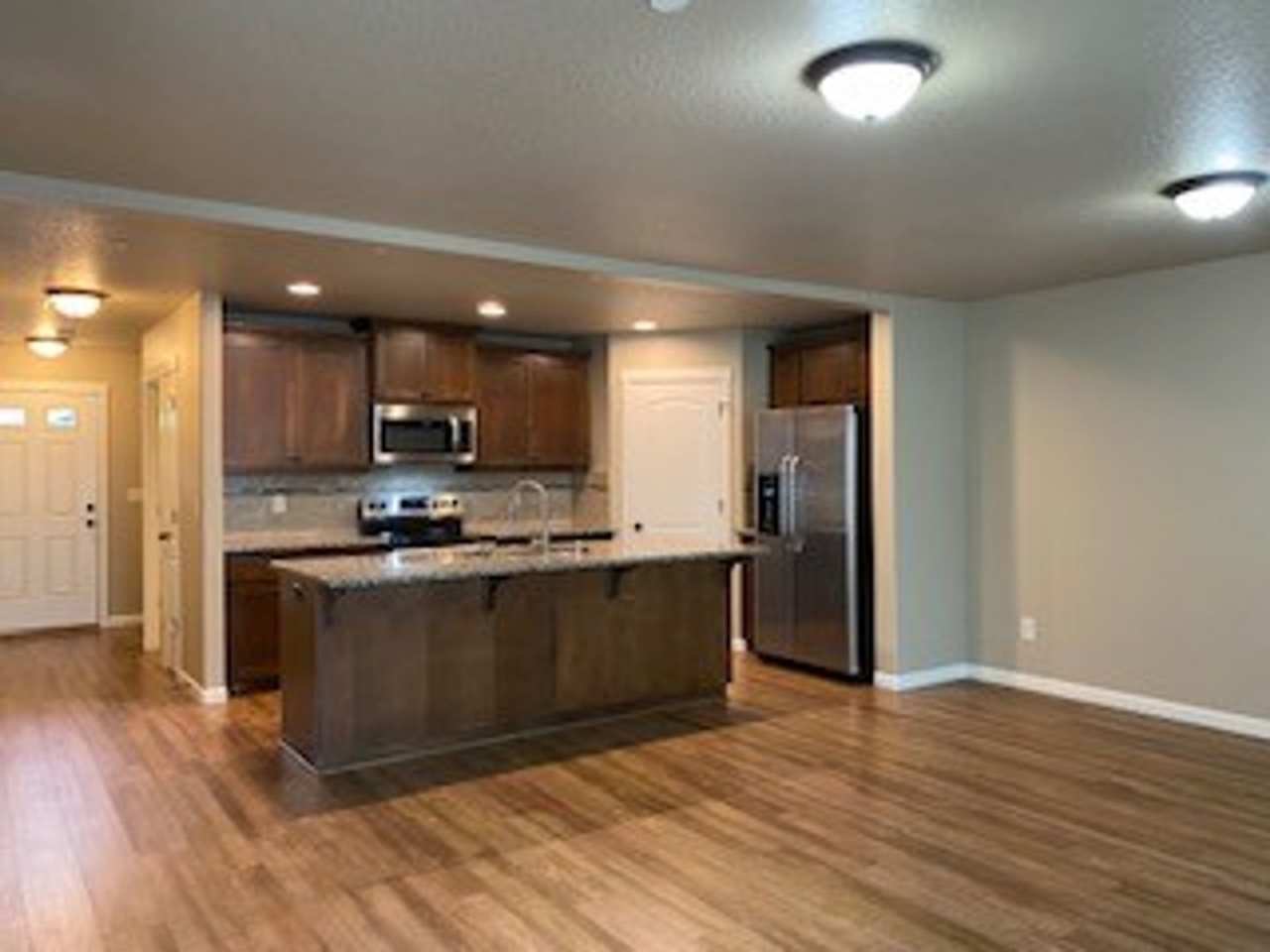 Beautiful, Newer 4BD/3BA Townhome Near Walking Trail With Fenced Back Yard  AC!