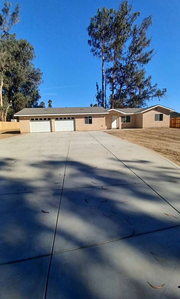 Modern 2 Bed/1 Bath Home, All Utilities Included!