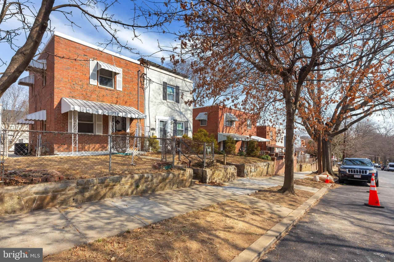 151 DARRINGTON Street SW