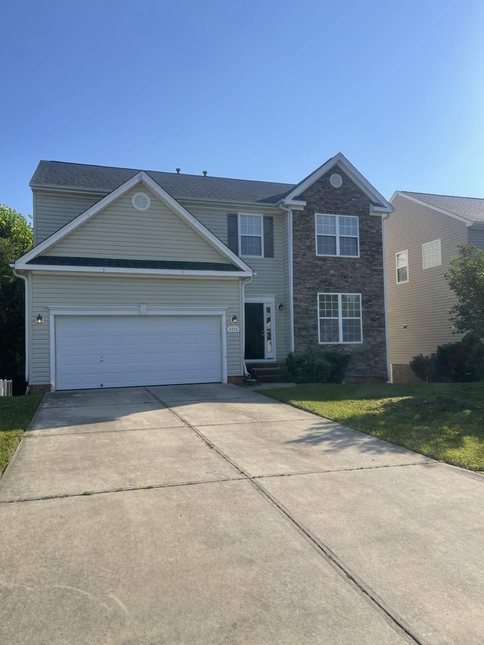 3713 Single Leaf Circle