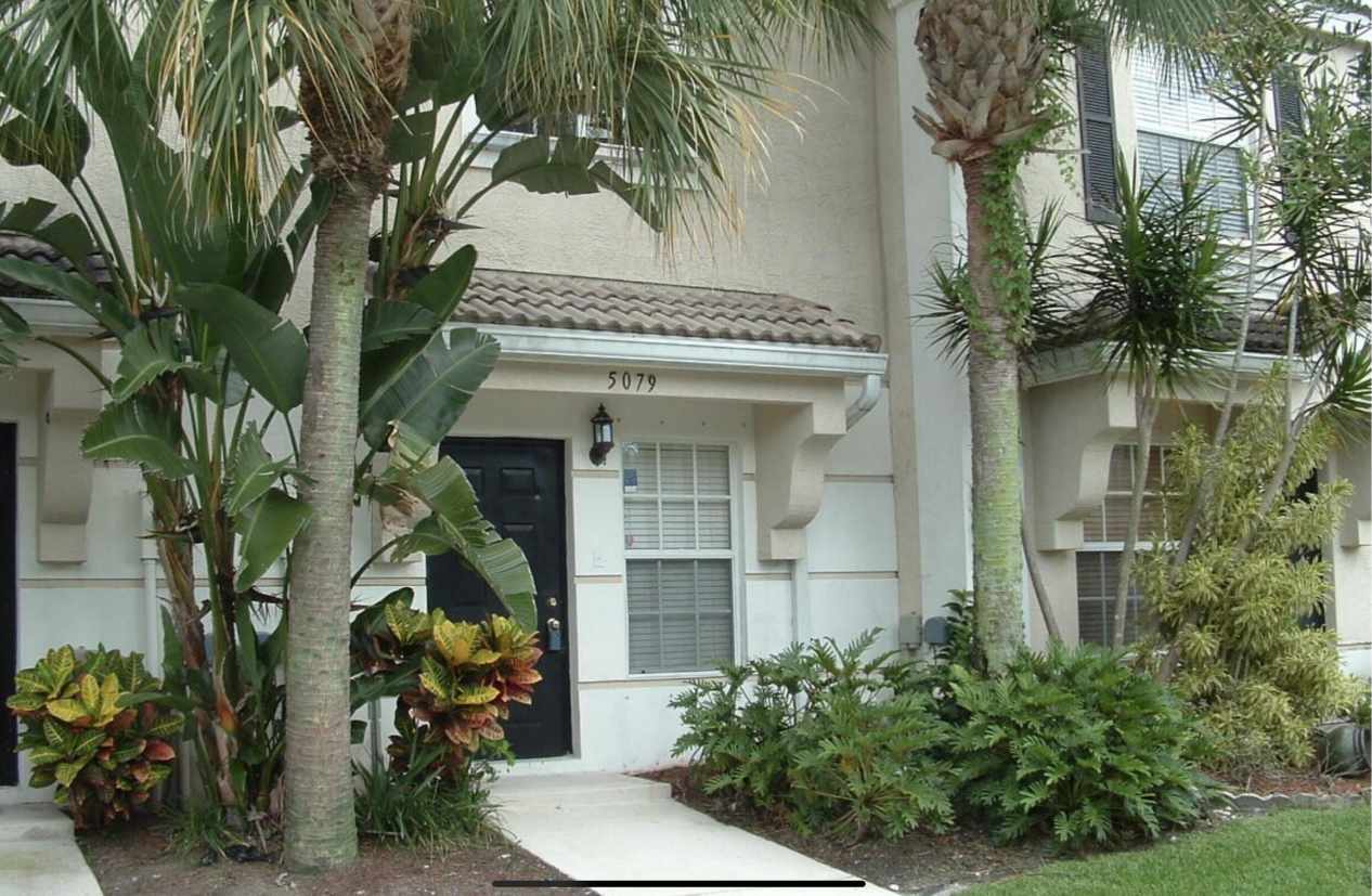 5079 N Palmbrooke Circle