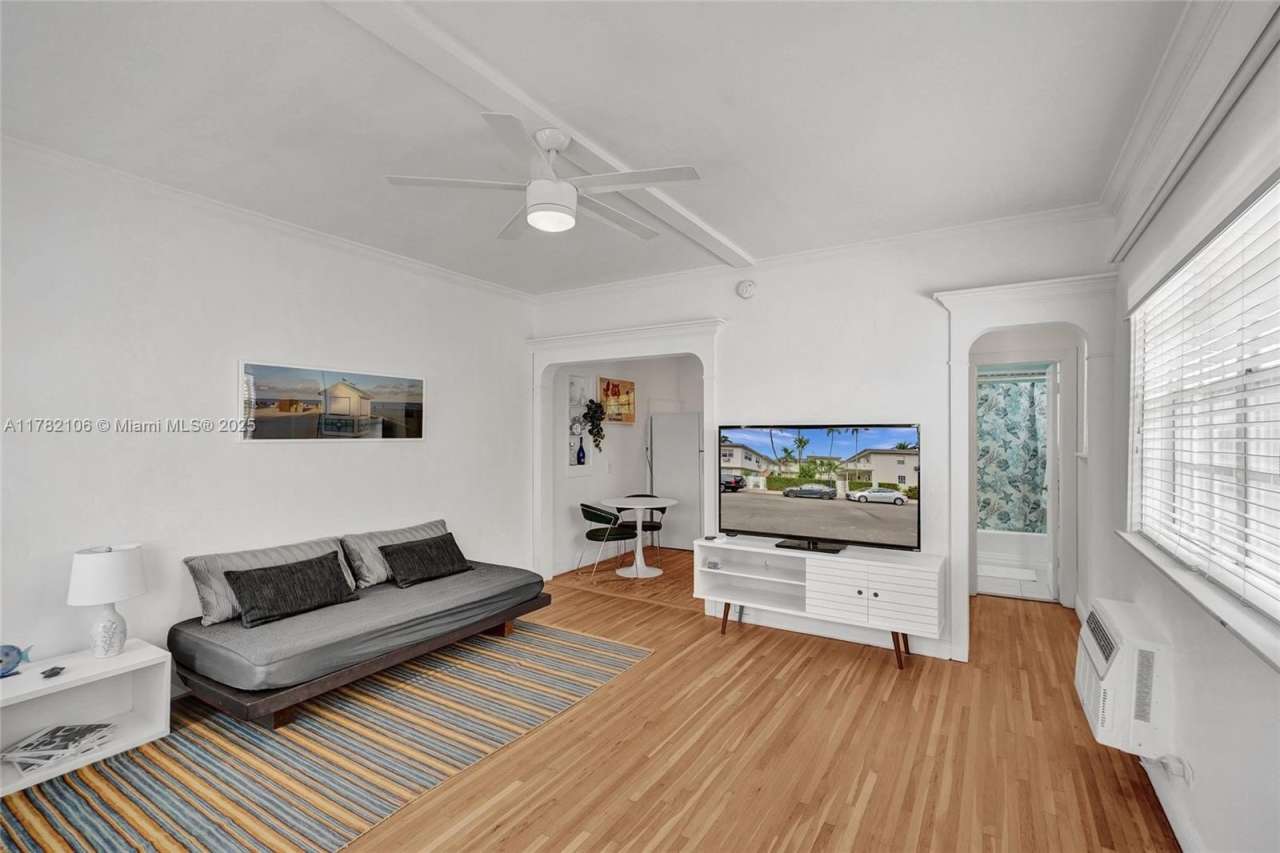717 Espanola Way