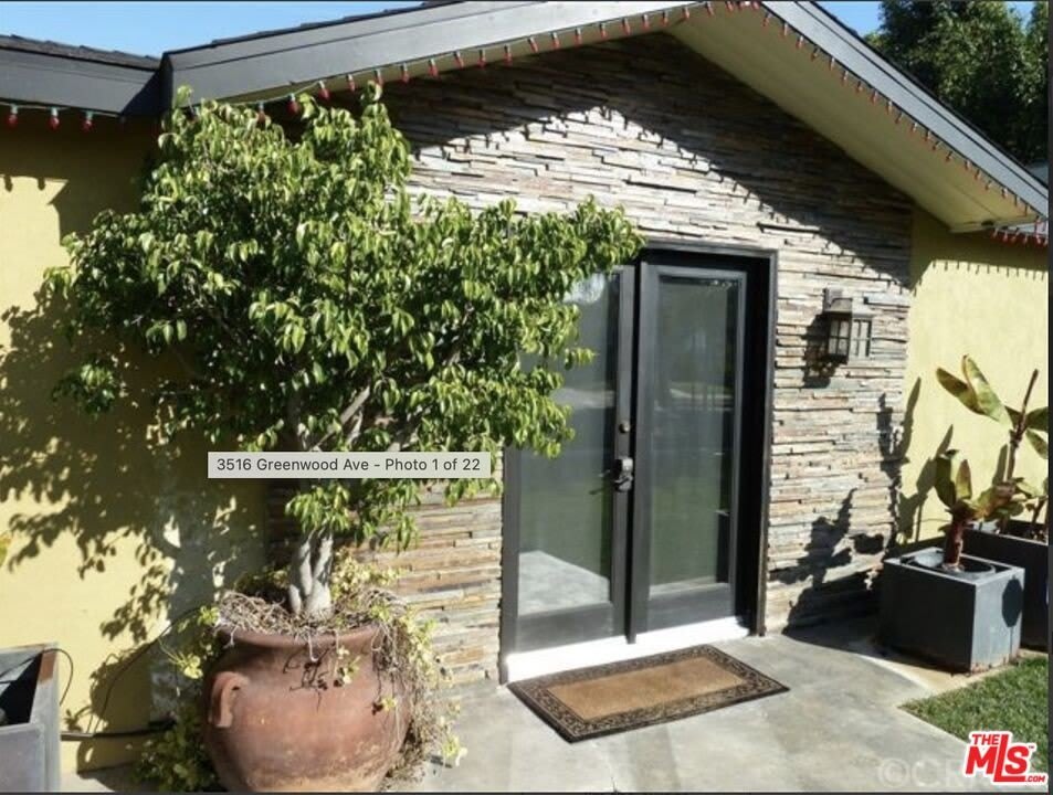 3516 GREENWOOD AVE