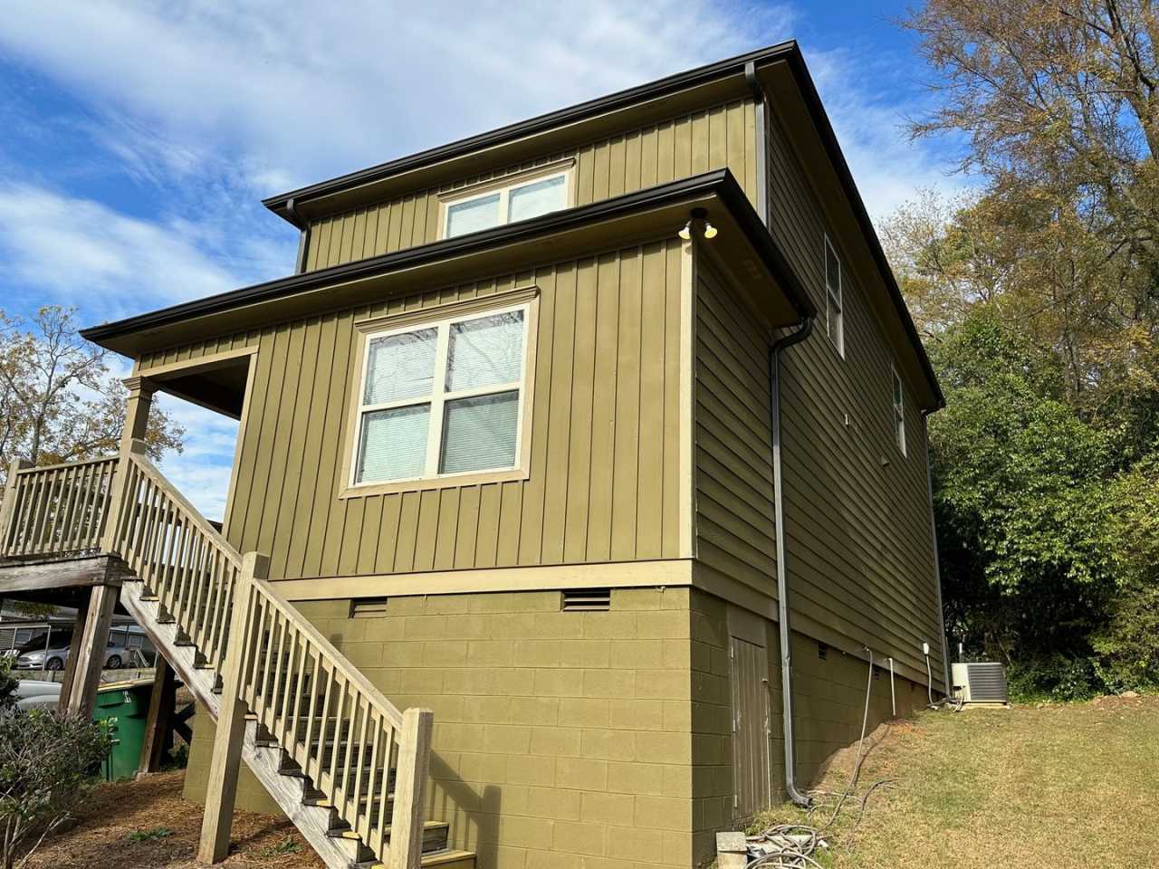 Three Bedroom Off MLK Pre-Leasing