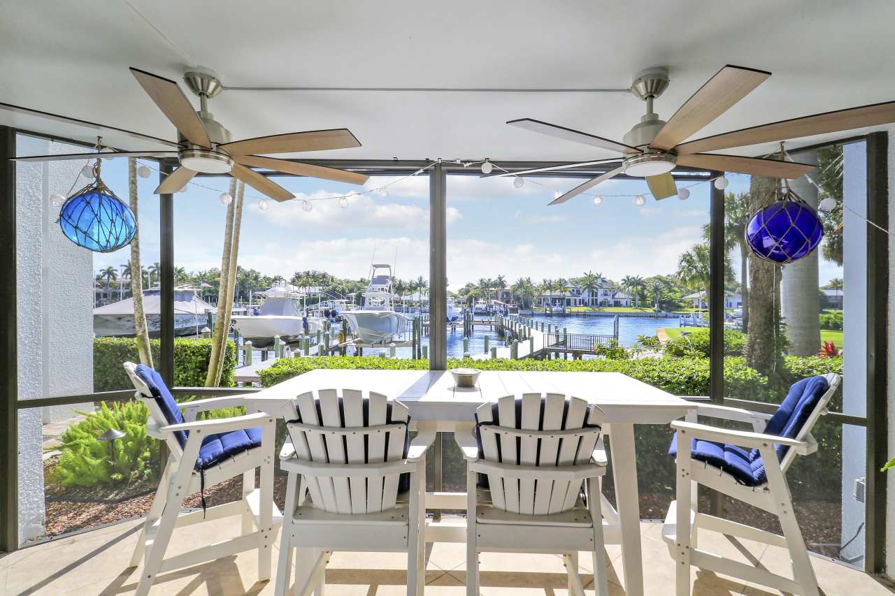 515 Bay Colony Drive N