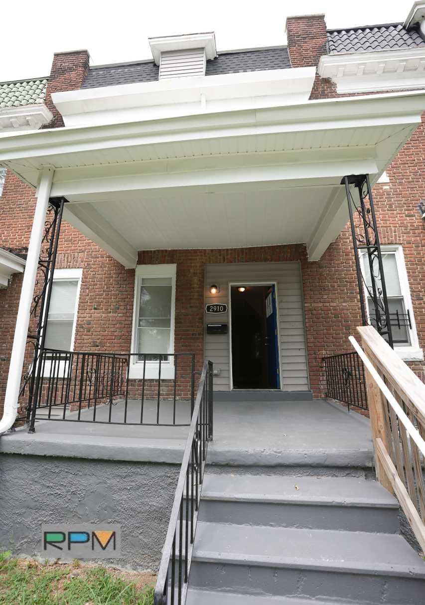2910 Hilldale Ave