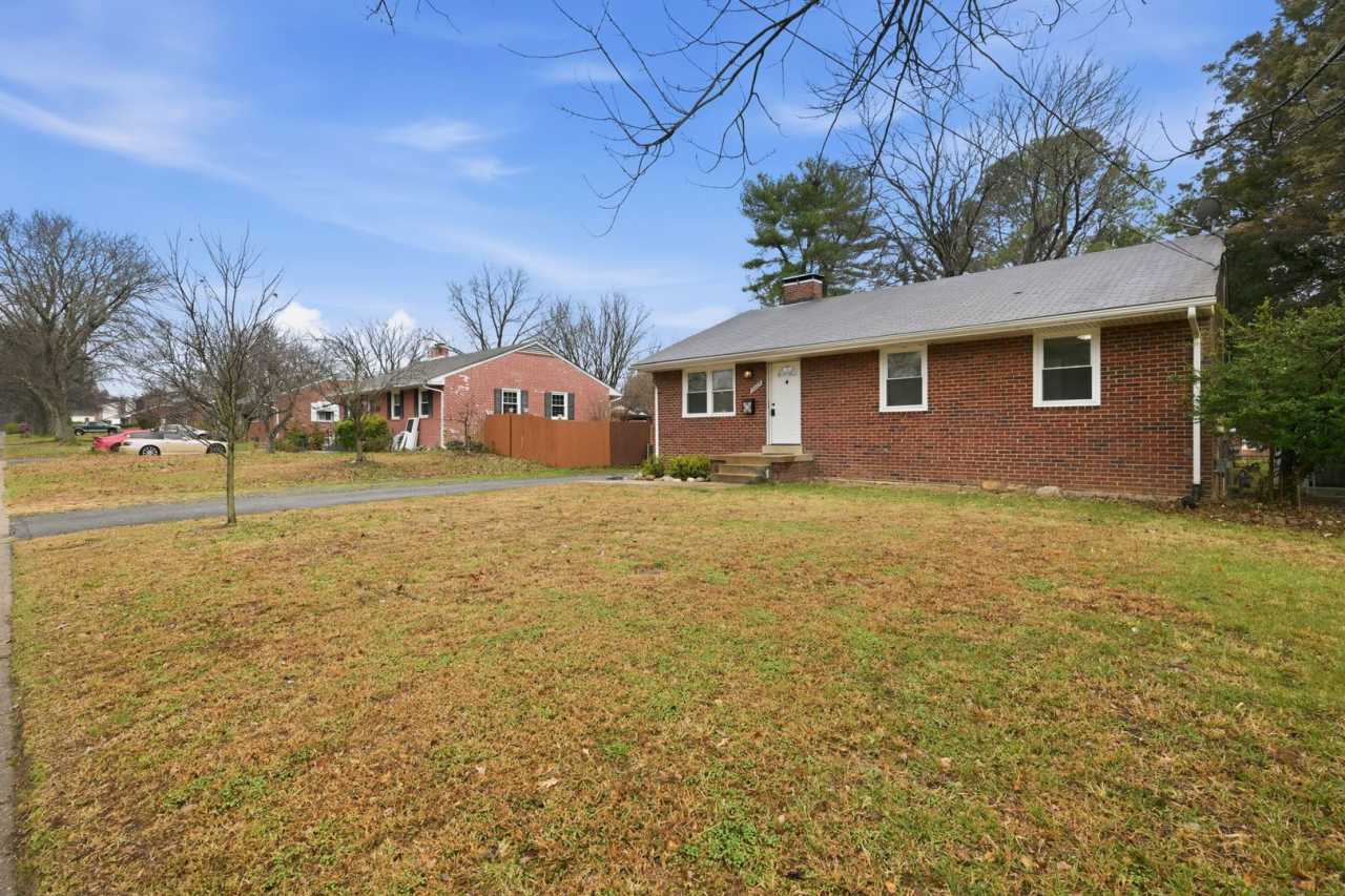Welcome to this charming two-level raised rambler located in Alexandria, VA.