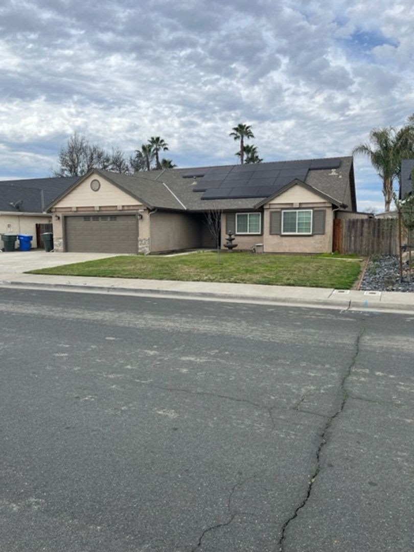Coming Soon! Nice 3 bedroom 2 bathroom house in Hanford