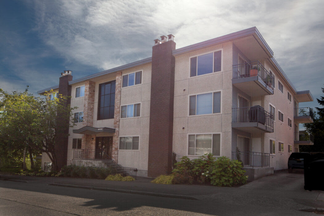 Woodland West Apartments