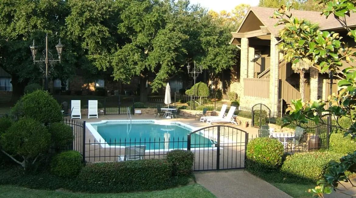 Willow Creek Apartments