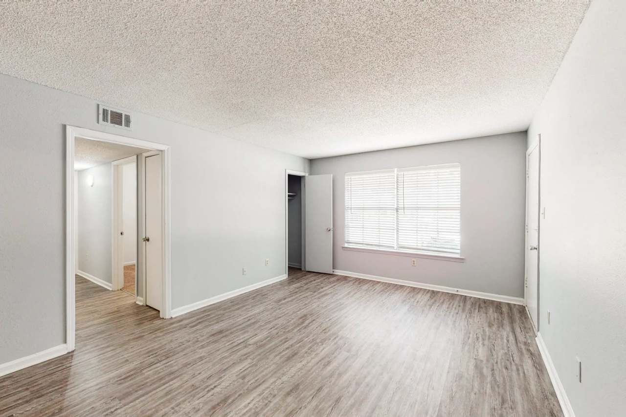 Luxe at Raleigh Apartments