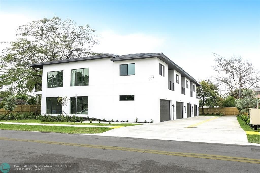 333 NW 41st St